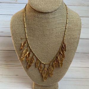 Chloe and Isabel sculpted feather necklace